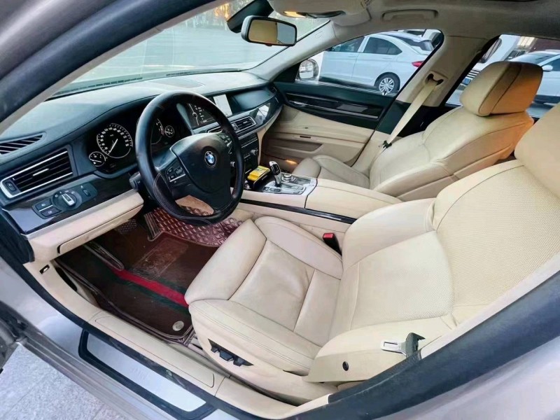 北京11年宝马7系6