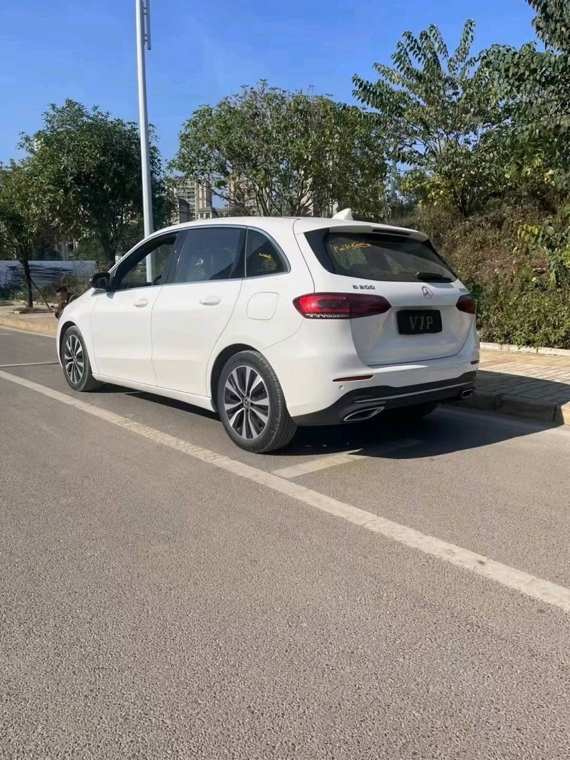 黔西南21年奔馳B3