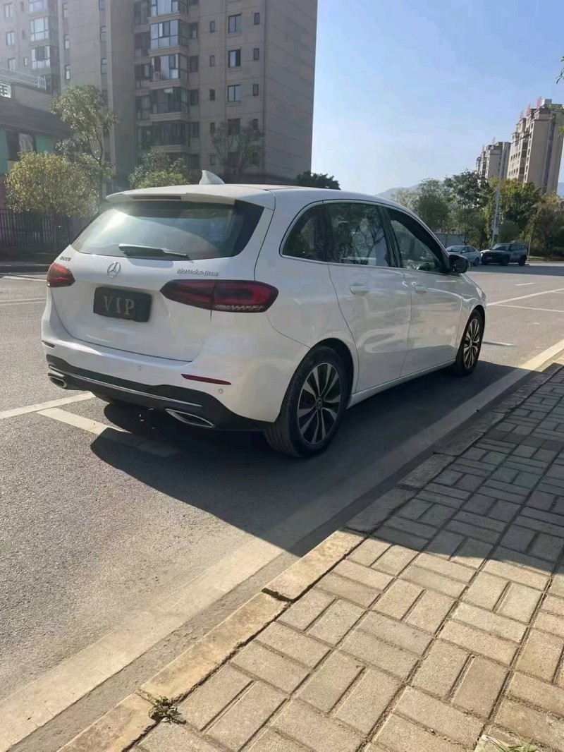 黔西南21年奔馳B4