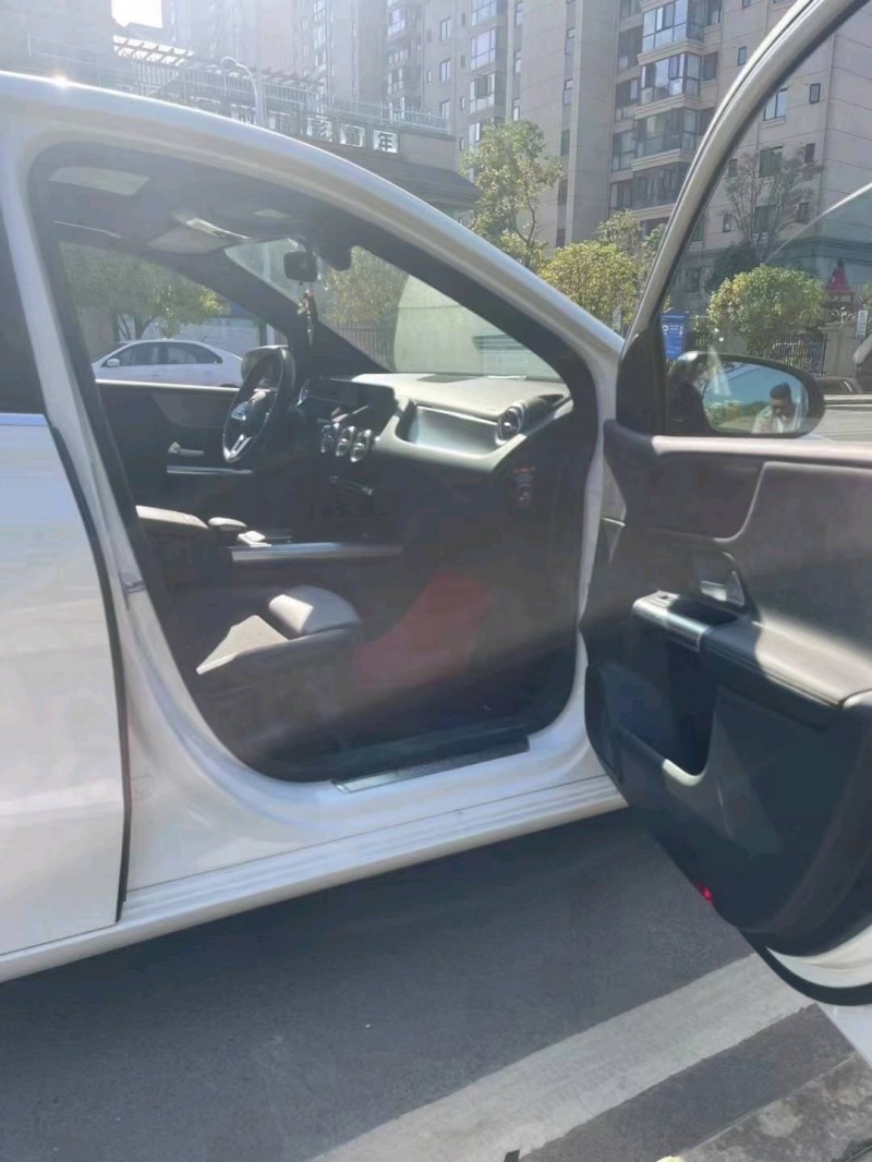 黔西南21年奔馳B6