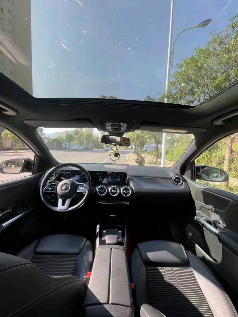 黔西南21年奔馳B8