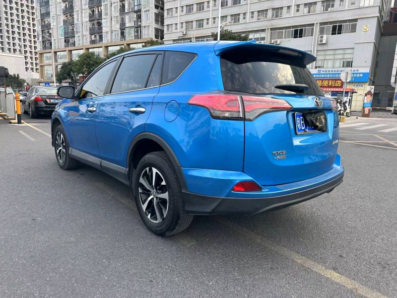 广州18年丰田RAV4荣放7