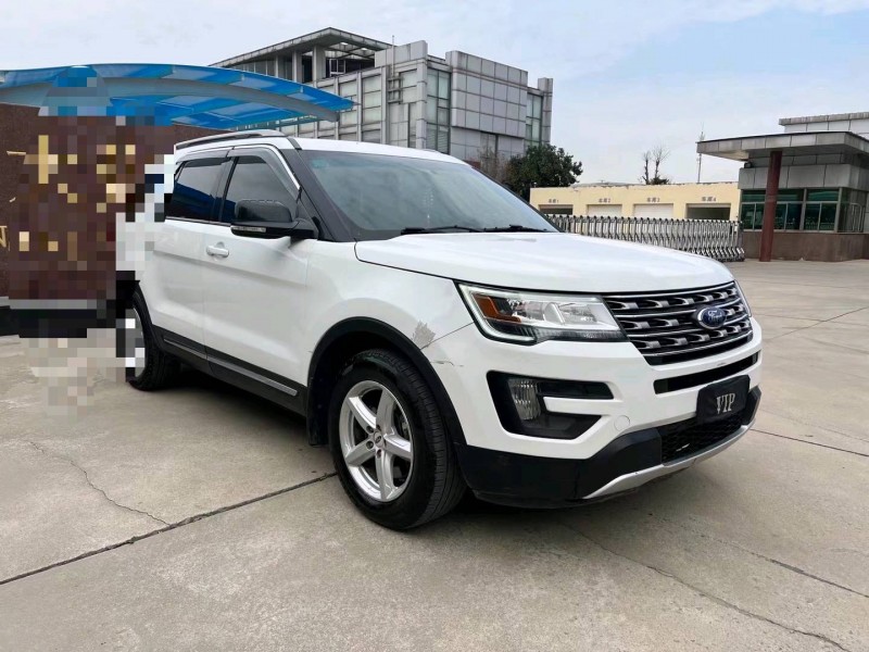 济宁16年福特探险者3