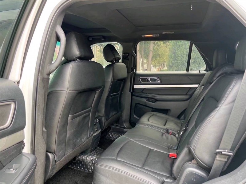 济宁16年福特探险者6