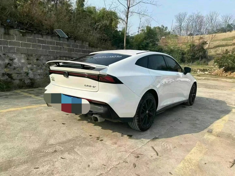 重庆23年长安汽车UNI-V4