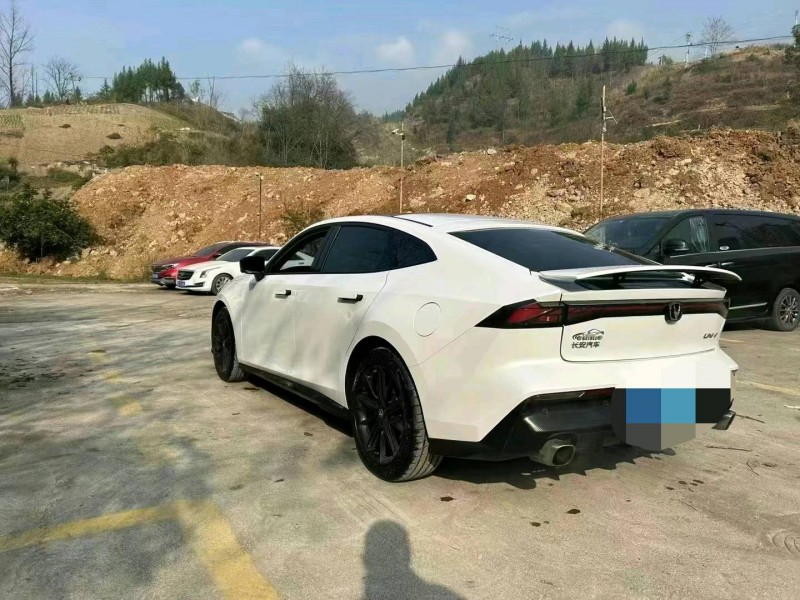 重庆23年长安汽车UNI-V6