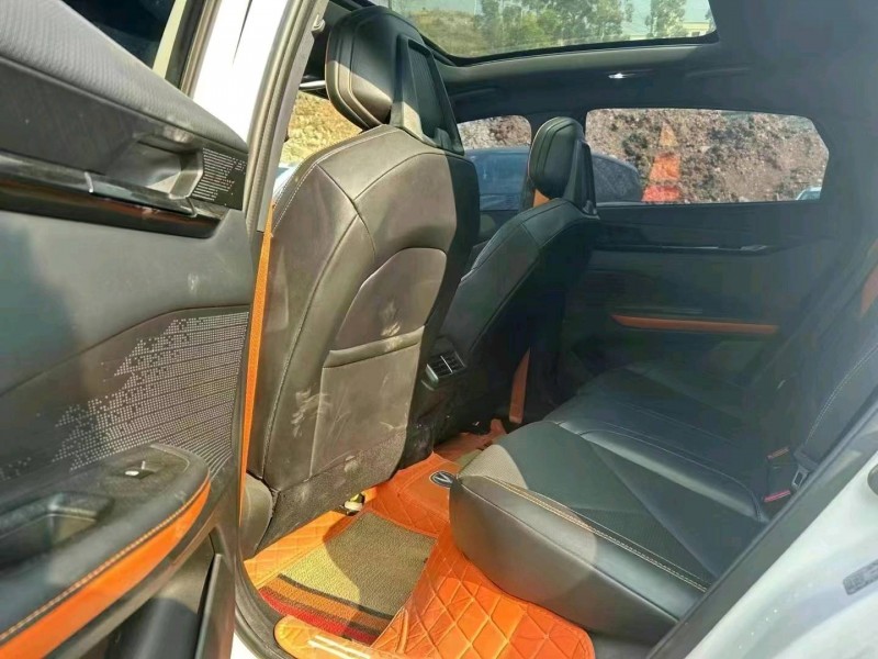 重庆23年长安汽车UNI-V8