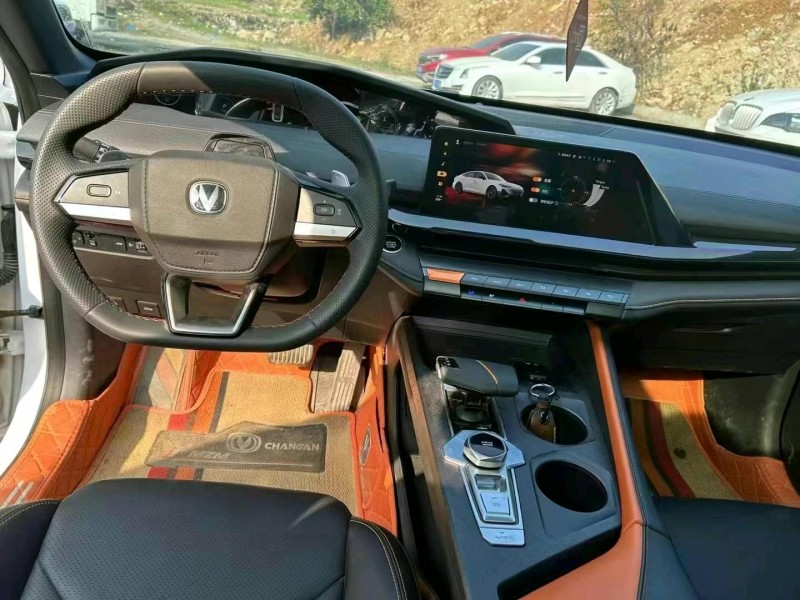 重庆23年长安汽车UNI-V9