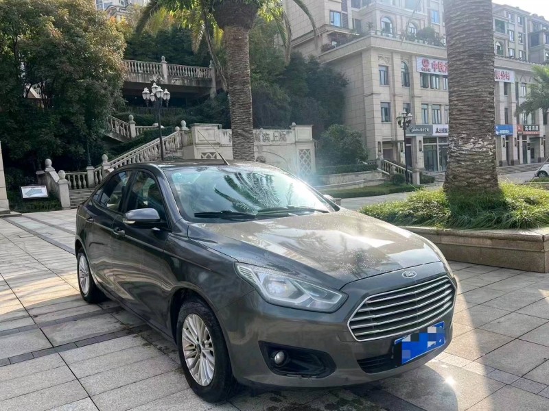 重庆15年福特福克斯2