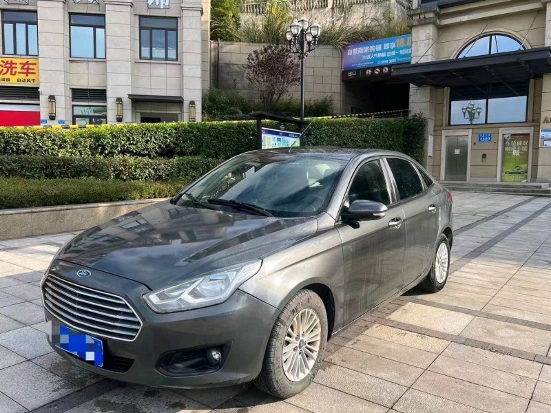 重庆15年福特福克斯3