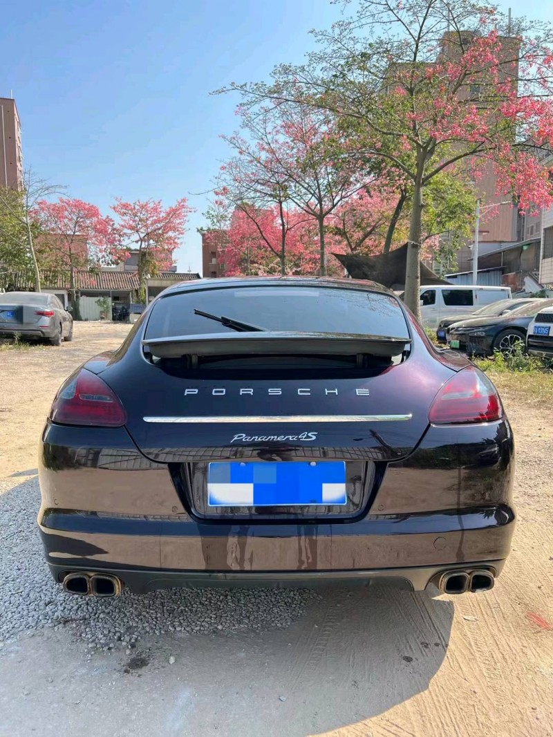 广州10年保时捷帕拉梅拉9