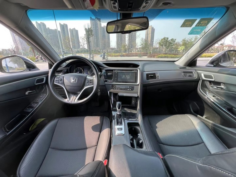 东莞17年本田思铂睿4