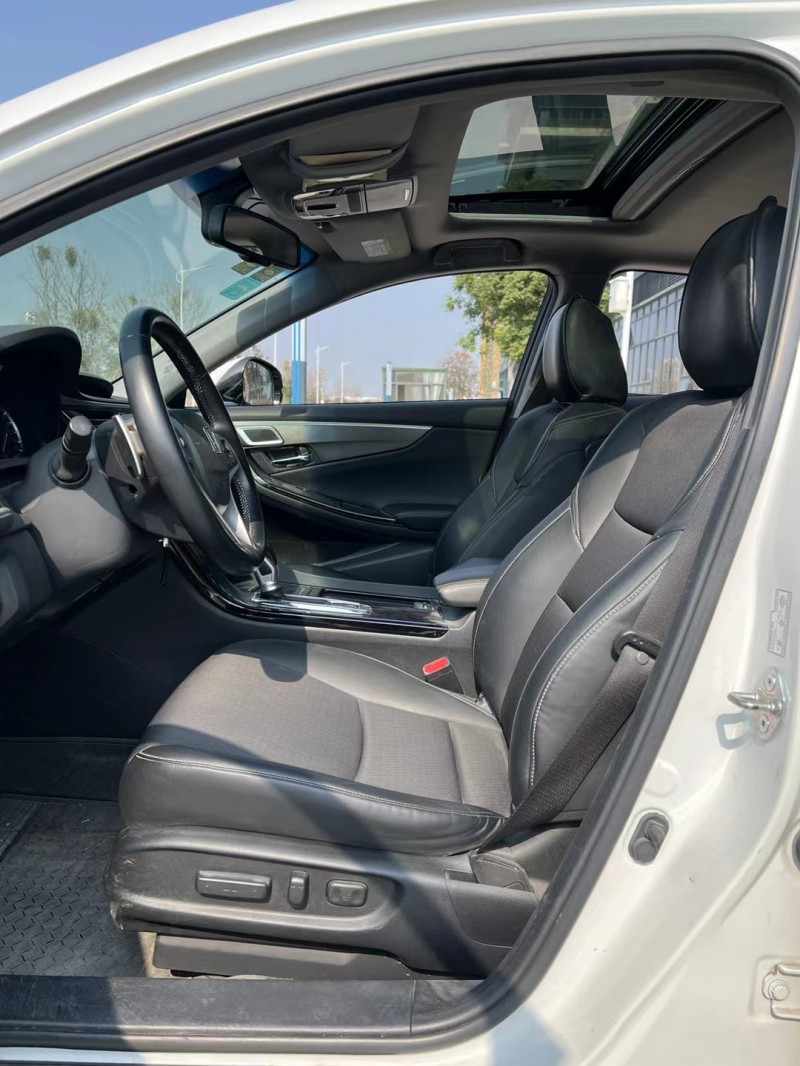 东莞17年本田思铂睿5