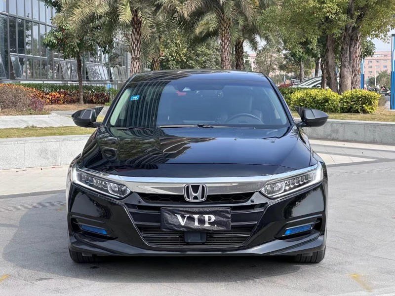 东莞18年本田雅阁1