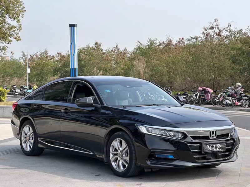 东莞18年本田雅阁2