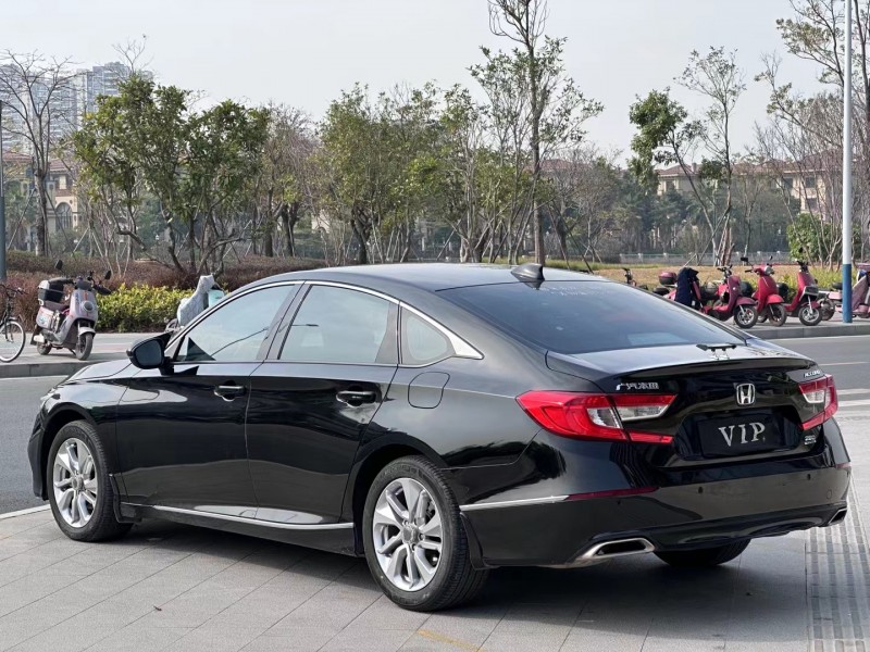 东莞18年本田雅阁4