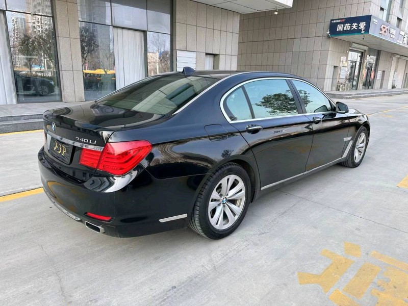 济宁09年宝马7系8