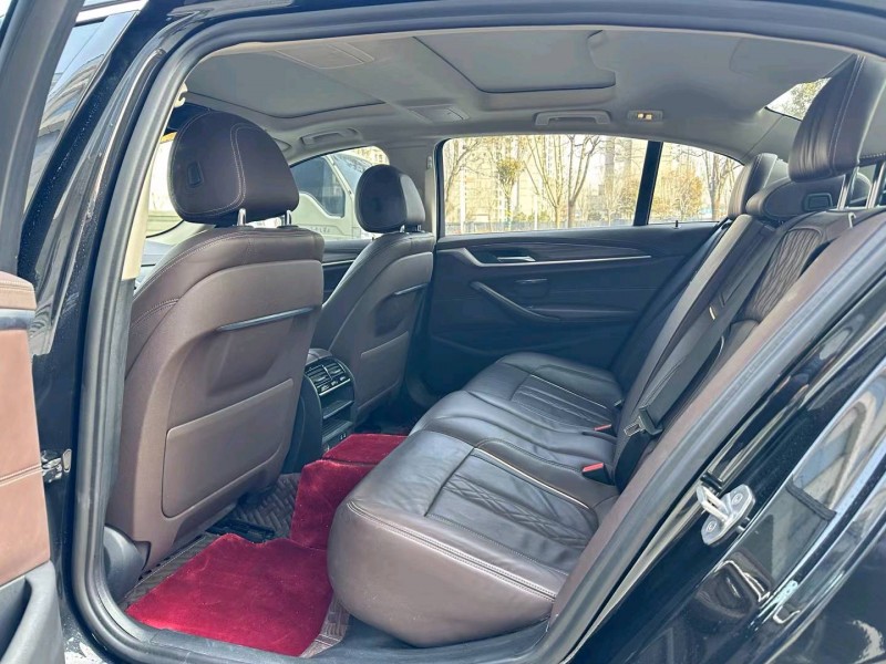 济宁19年宝马5系4