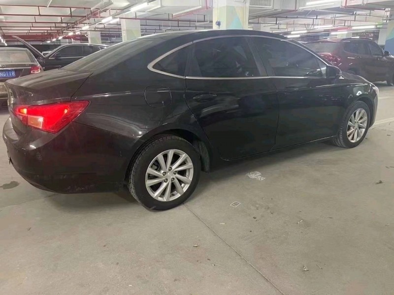 重庆17年别克威朗4