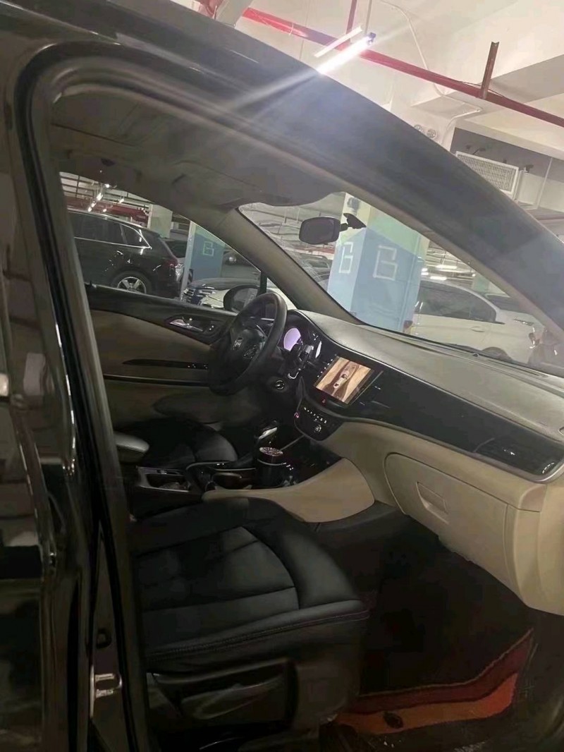 重庆17年别克威朗6