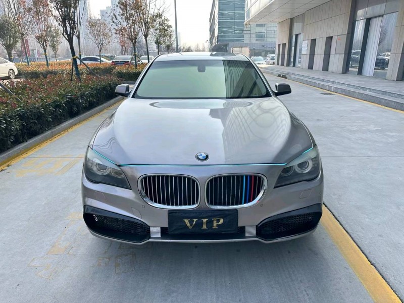 济宁11年宝马7系1