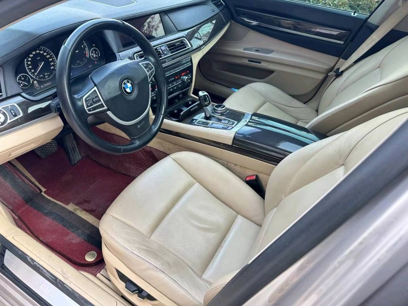 济宁11年宝马7系4