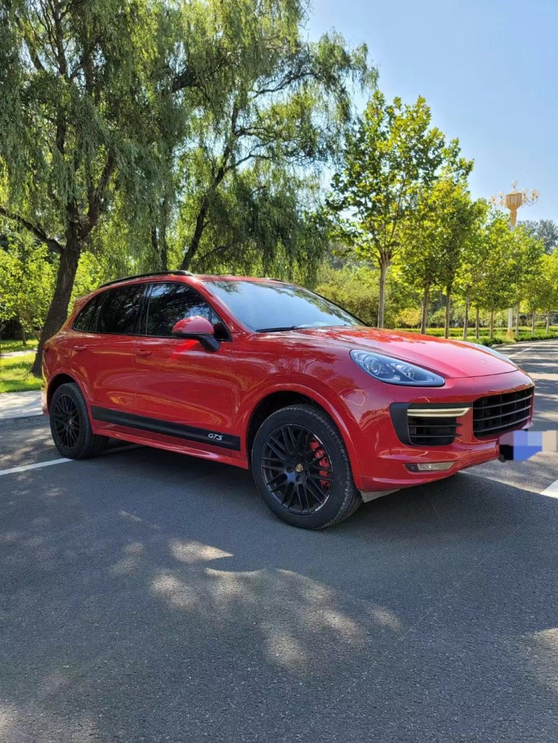 济宁17年保时捷卡宴3