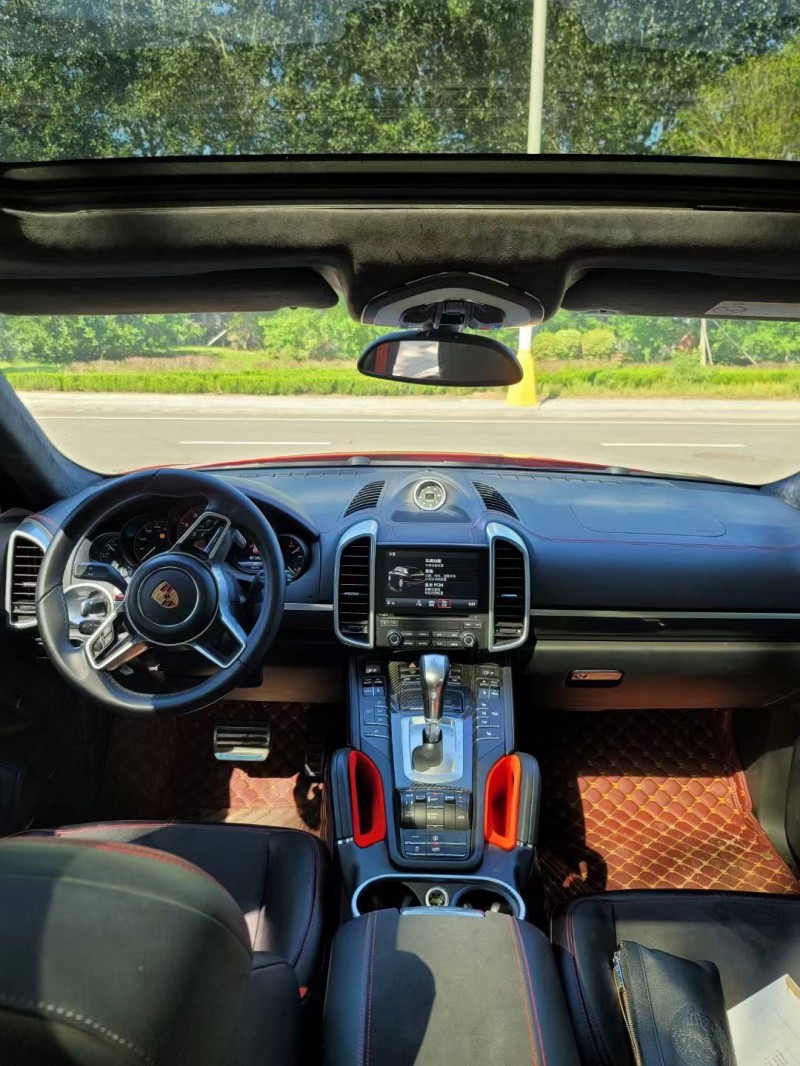 济宁17年保时捷卡宴4