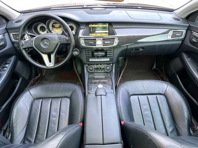 济宁13年奔驰CLS6