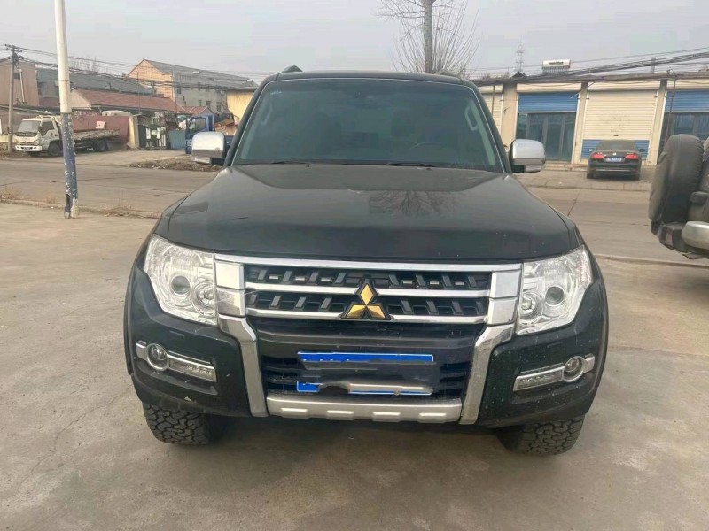 邯郸16年三菱帕杰罗1