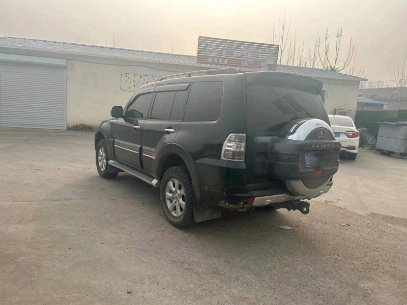 邯郸16年三菱帕杰罗7