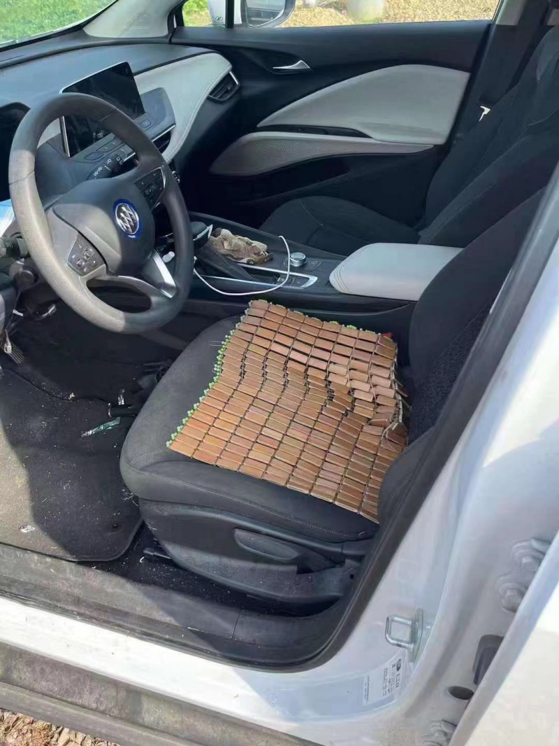 嘉兴23年别克微蓝4