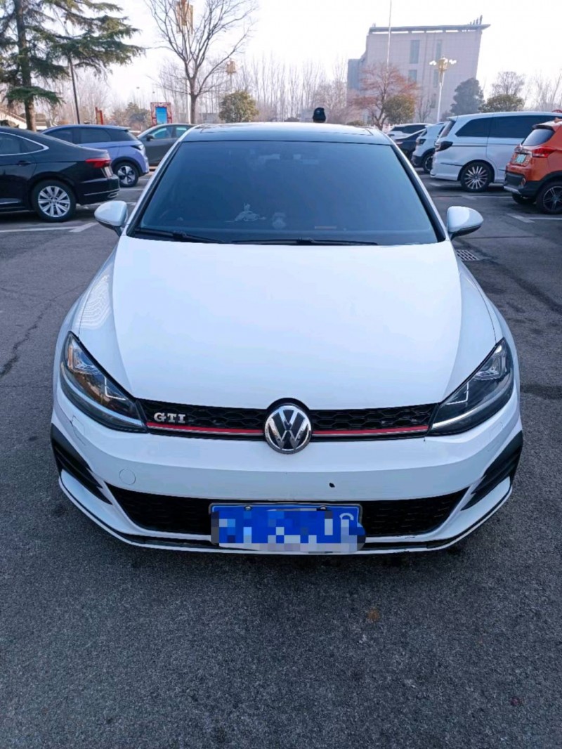 济宁20年大众高尔夫1