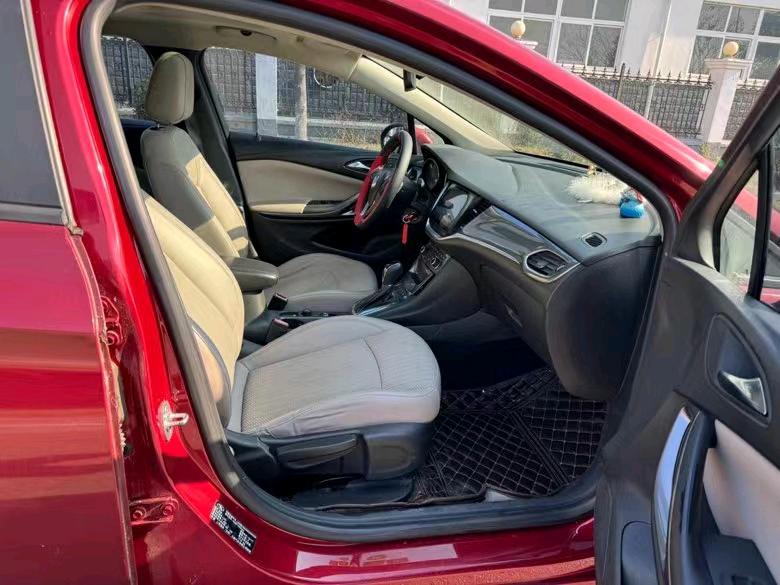 盐城16年别克威朗9