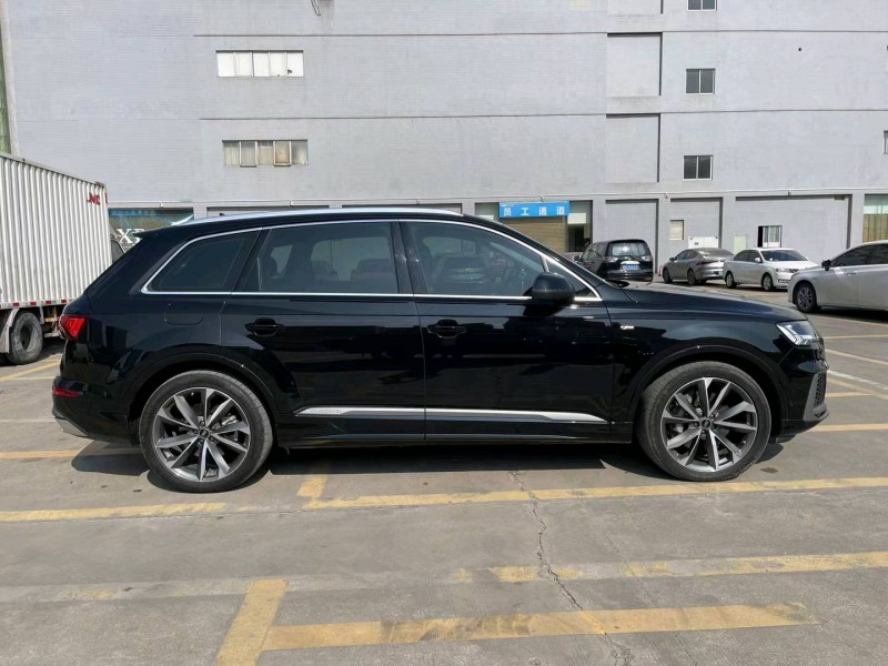 广州23年奥迪Q74