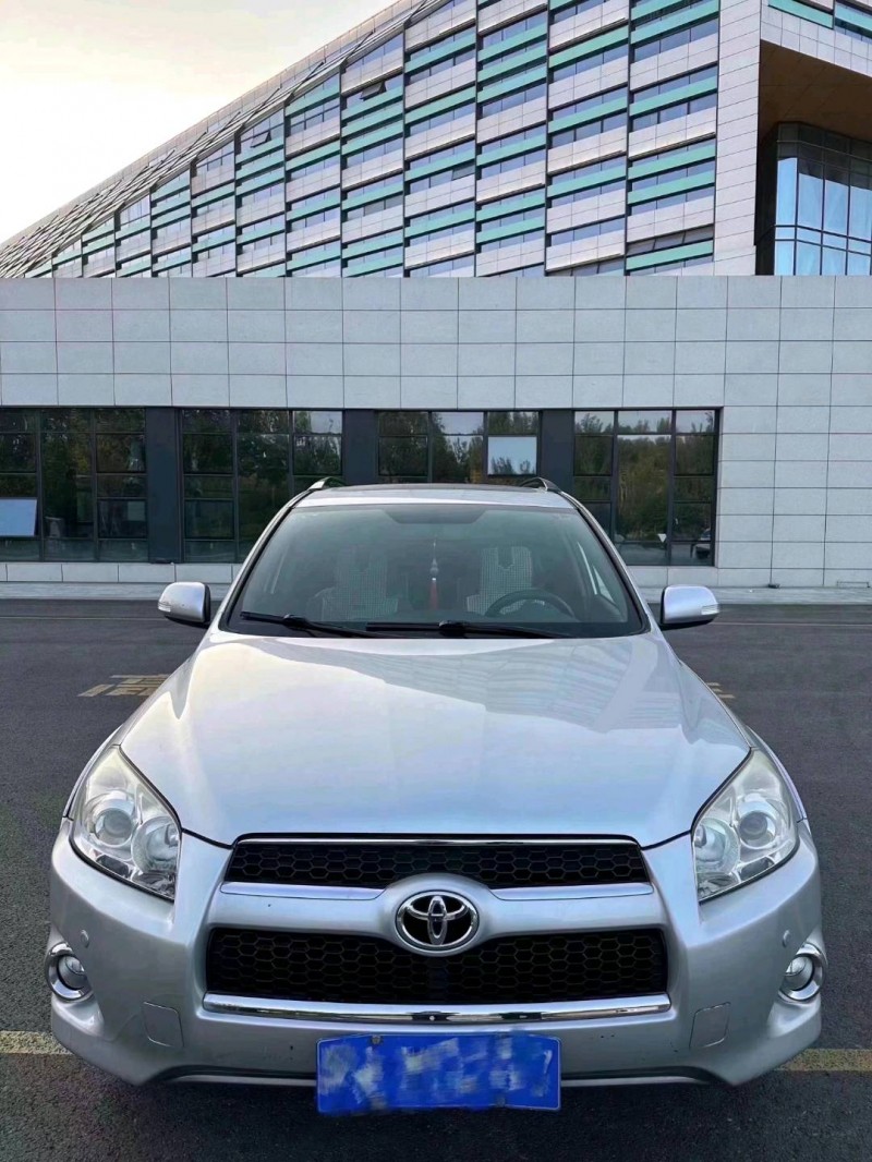 枣庄13年丰田RAV41