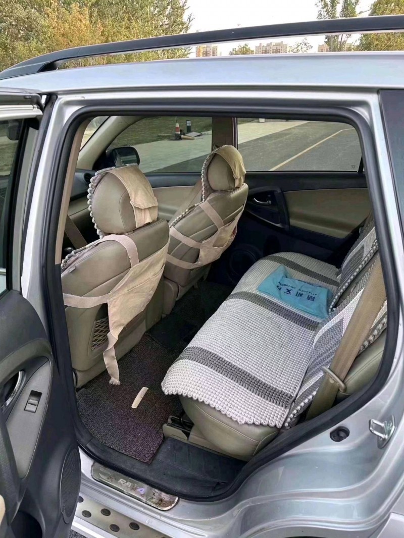 枣庄13年丰田RAV44