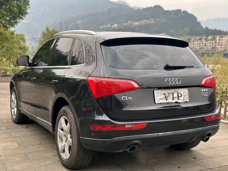 重庆10年奥迪Q56