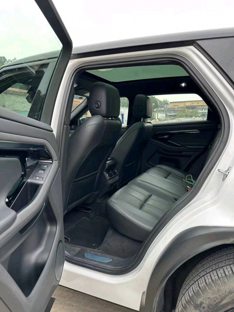 重庆21年路虎极光6