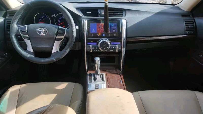 邯郸14年丰田锐志3