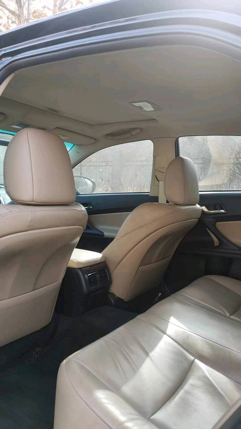 邯郸14年丰田锐志8