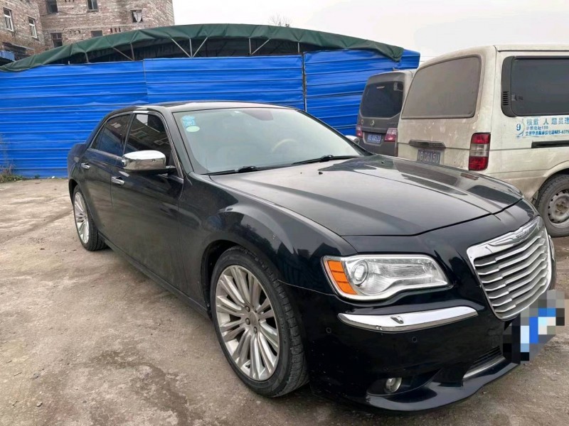 重庆14年克莱斯勒300C2