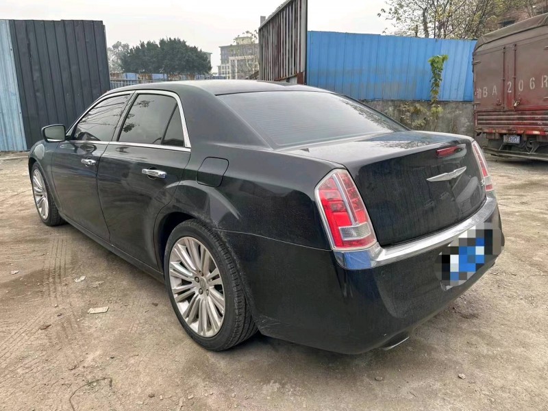 重庆14年克莱斯勒300C6