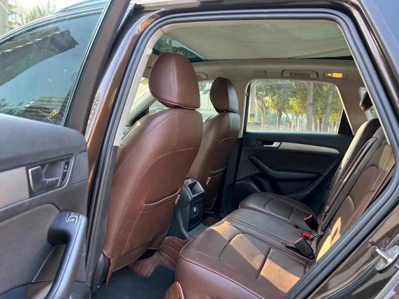 济宁15年奥迪Q56