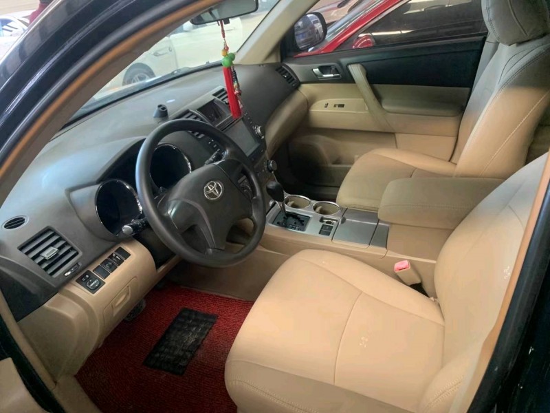 济宁14年丰田汉兰达4