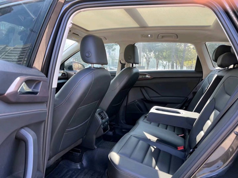 济宁22年大众途岳6