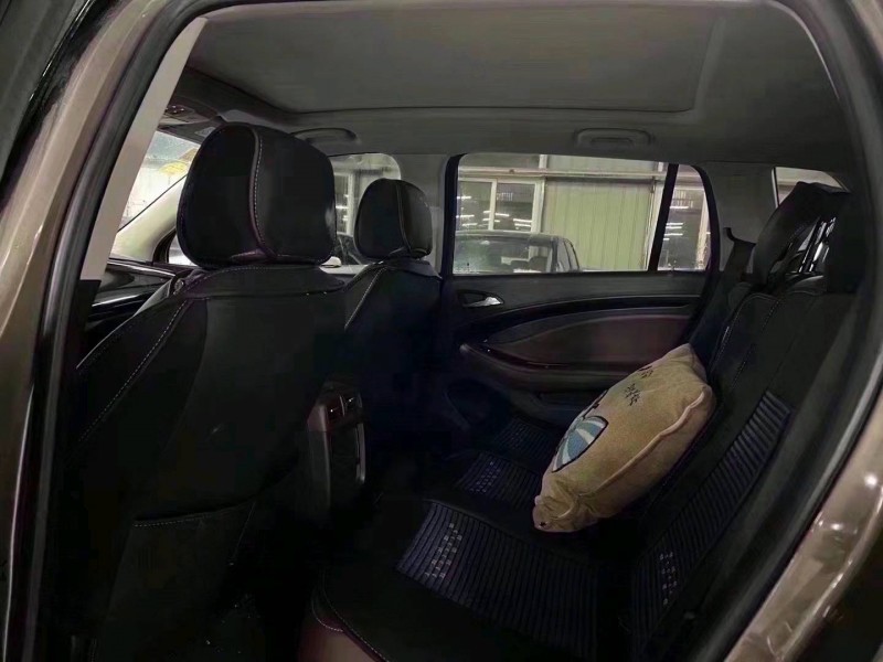 济宁19年别克昂科威6