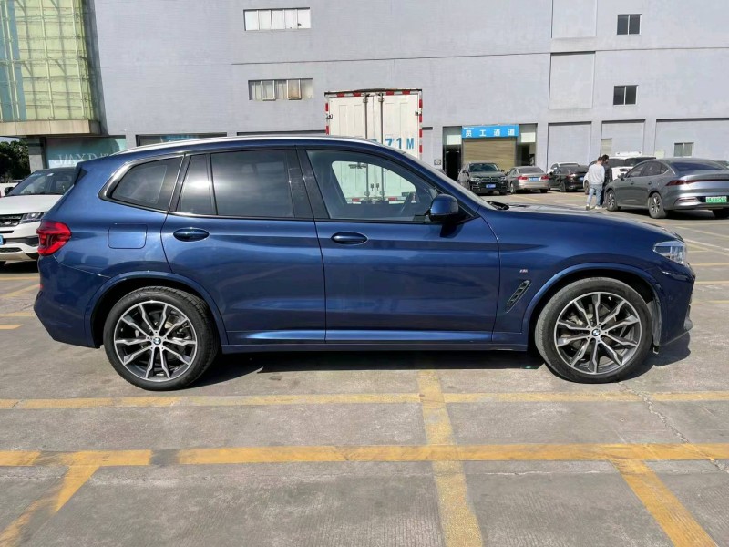 广州21年宝马X54