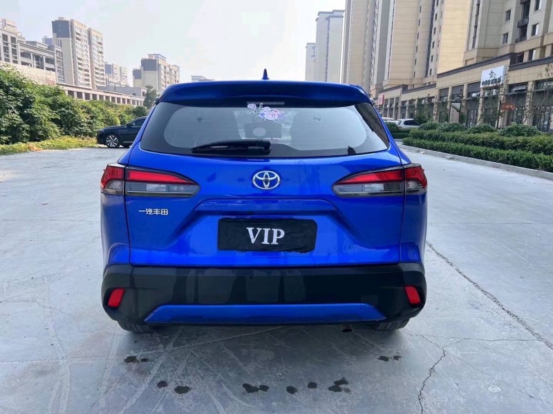 济宁22年丰田锐放9