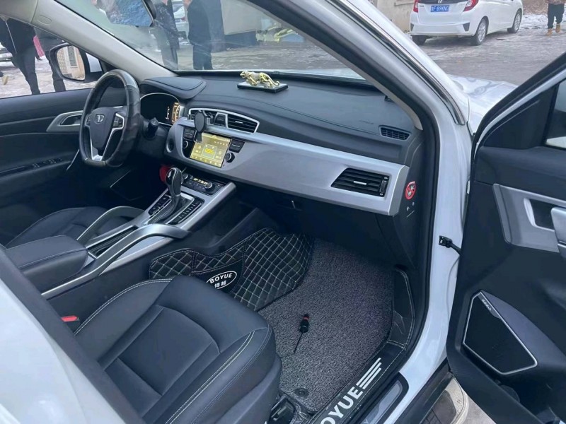 保定17年吉利博越6